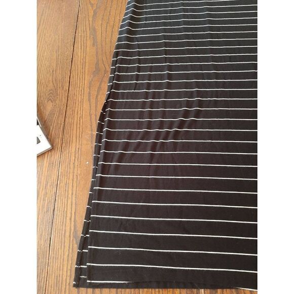 Size SP Small Petite Old Navy Black White Rayon Striped Maxi Skirt Elastic Waist - Picture 2 of 3